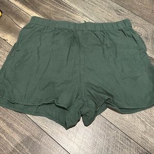 Universal thread green gauze shorts size large